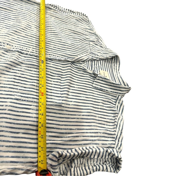 American Eagle Short Sleeve Button-up Shirt with Stripes Size large - Picture 5 of 9